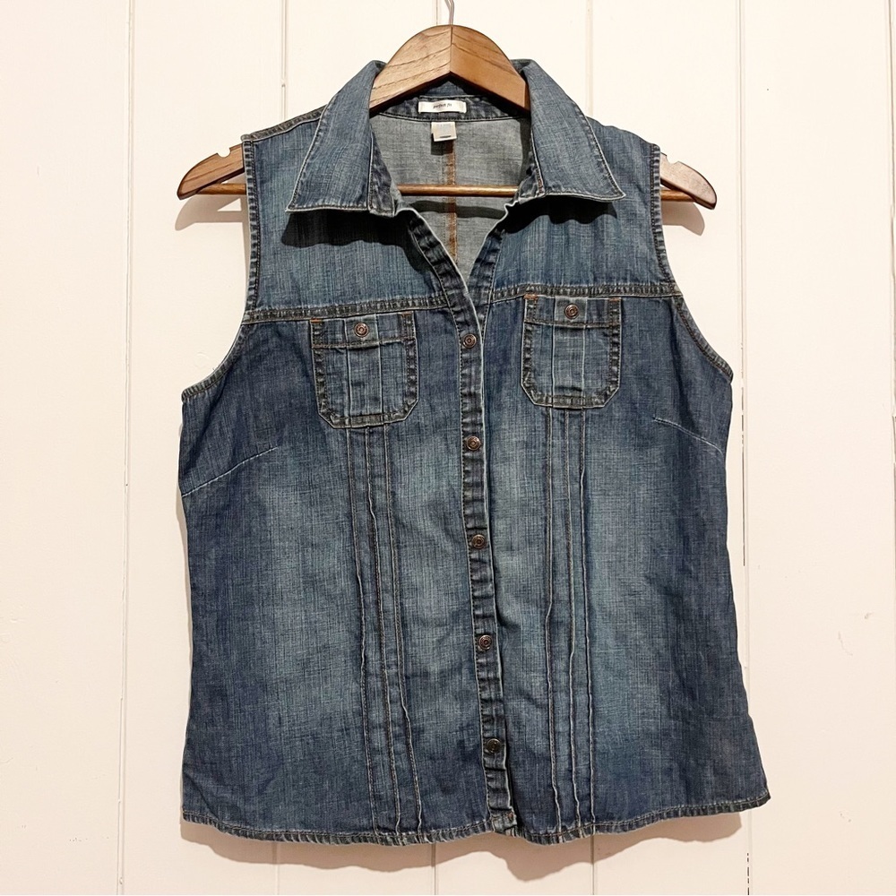 Old Navy Perfect Fit Denim Vest. Size Large.